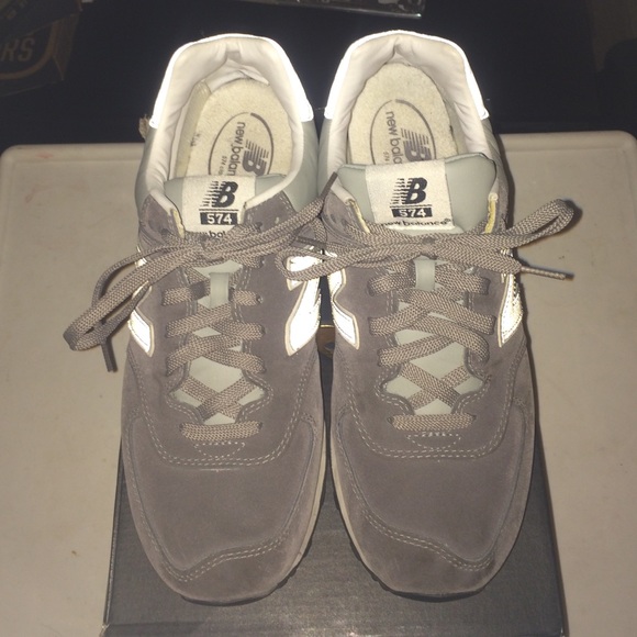 New Balance grey sneakers - Picture 1 of 4