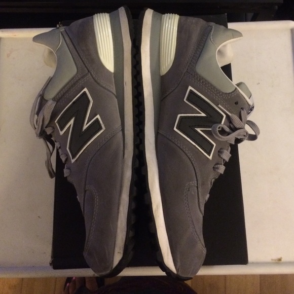 New Balance grey sneakers - Picture 2 of 4