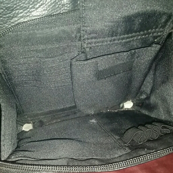 Wilson's Leather Cross Bag - Picture 4 of 4