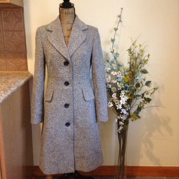 Banana Republic Jackets & Blazers - Banana Republic long coat. Beautiful.