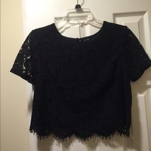 Short Sleeve Lace Crop Top