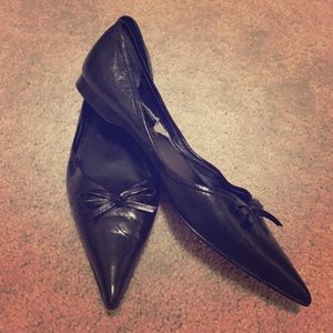 Nina pointy toe black flats