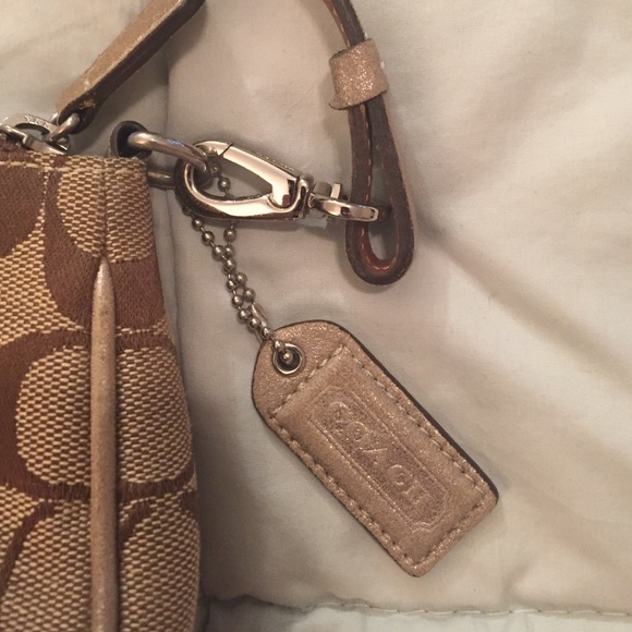 🌟MAKE OFFER!🌟Coach shoulder bag - Picture 4 of 4