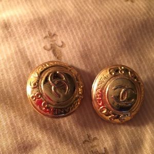Chanel classic gold clip earrings