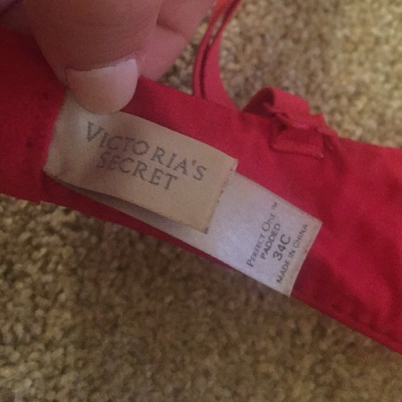 Victoria's Secret red bra 34c - Picture 2 of 2