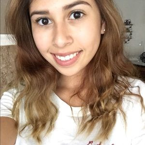 Meet your Posher, Elena