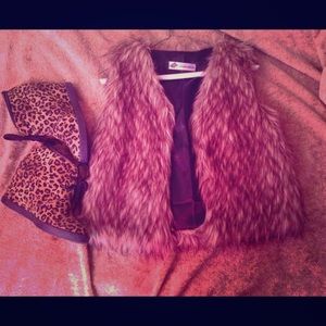 Cheeath Print Wedges/ A Fall Fur Vest