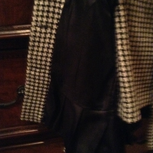 Great suit - Picture 3 of 4