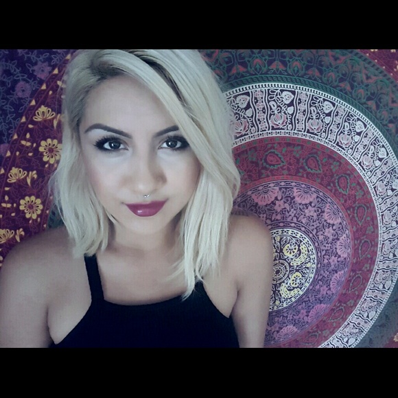 Meet your Posher, Lizzy