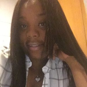 Meet your Posher, Gloria