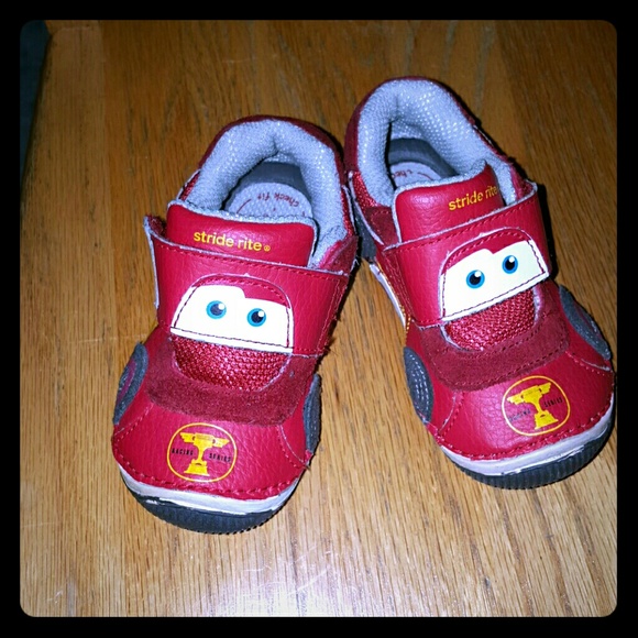Stride Rite Infant Walking Shoes (Size 5 Wide )