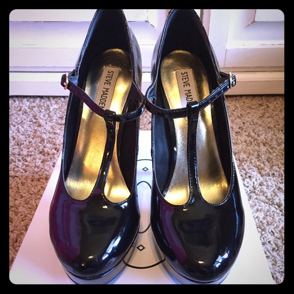 Steve Madden black heels