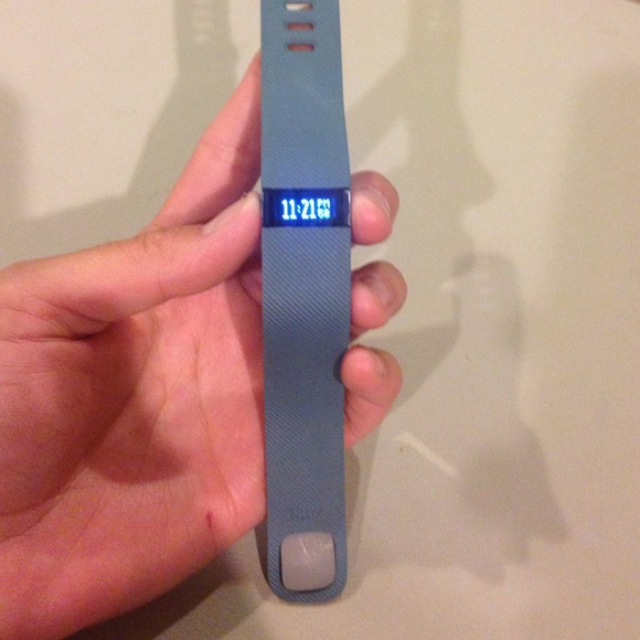 Fitbit Charge includes charger : USED