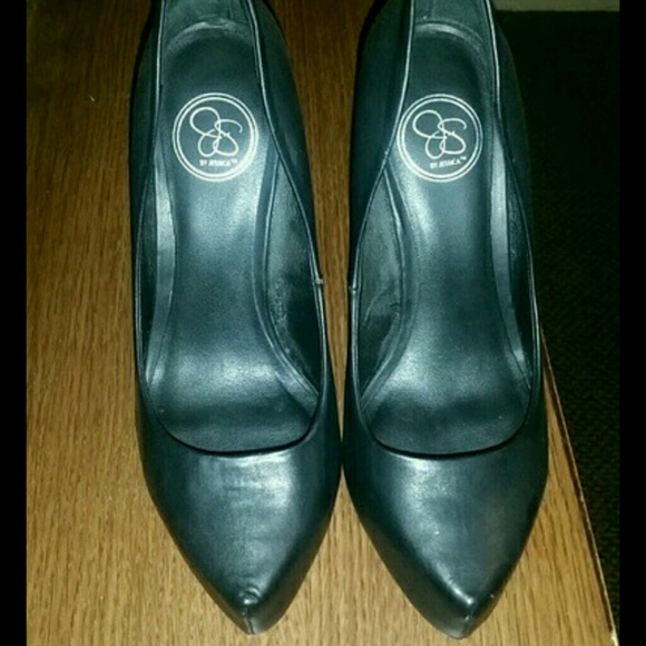 Jessica Simpson sz 8 perfect black high heel shoes