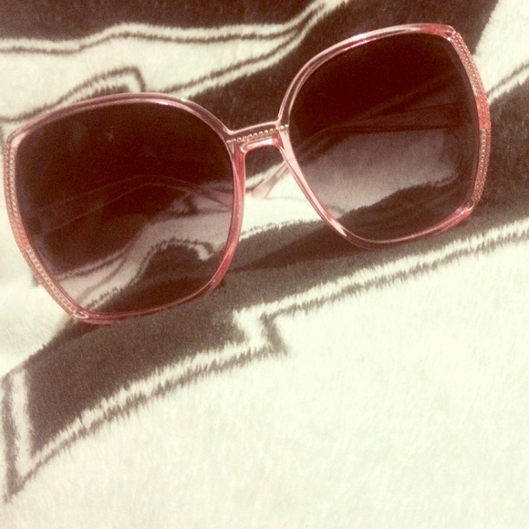 Large pink sunnies