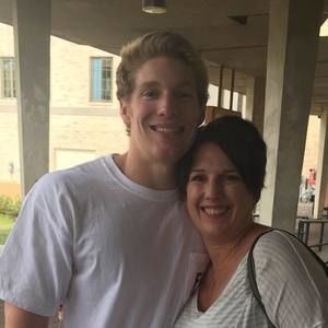 Meet your Posher, Carrie