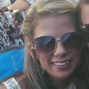 Meet your Posher, Jessica