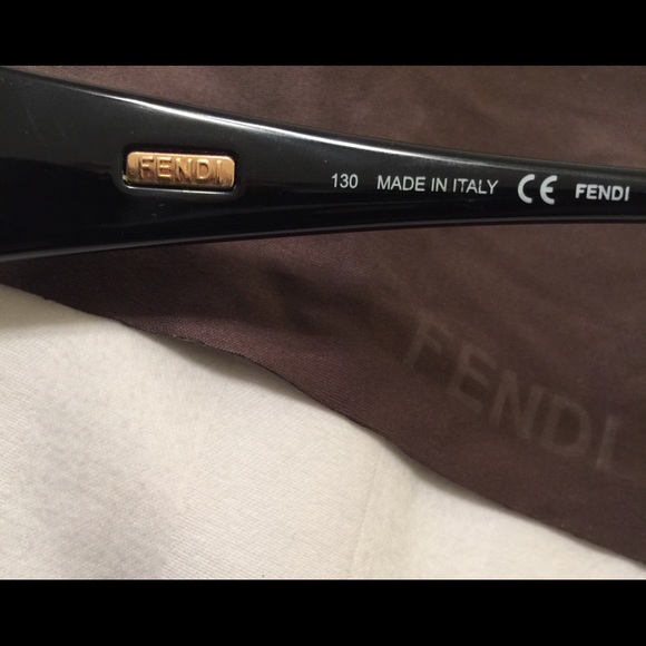 🚫 SOLD 🚫 Authentic Fendi Sunglasses - Picture 3 of 4