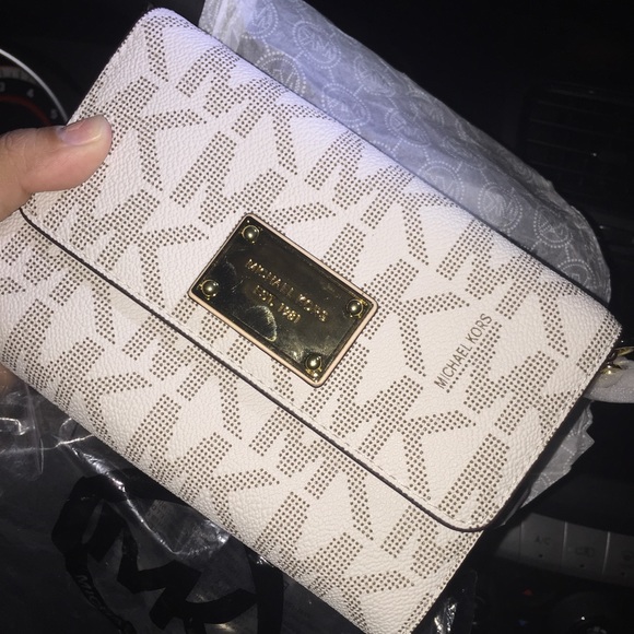 📍📍Sold Sold📍📍📍Michael Kors Crossbody - Picture 1 of 4