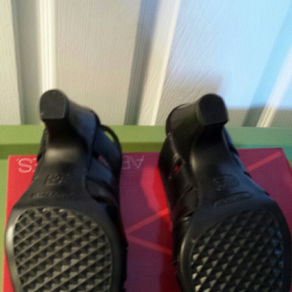 Shoes - Picture 3 of 3
