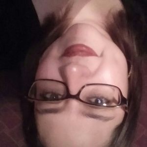 Meet your Posher, Claudia