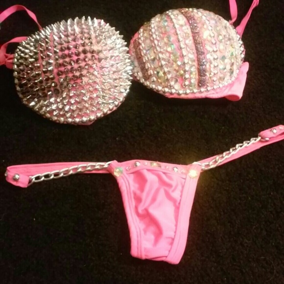 Pink stoned out 2pc gently use