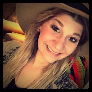 Meet your Posher, Ashley