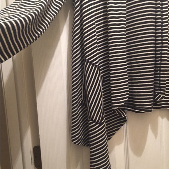 Black and White Striped Handkerchief-Cut Cardigan - Picture 3 of 4