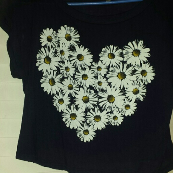 Daisie heart crop top. Navy blue