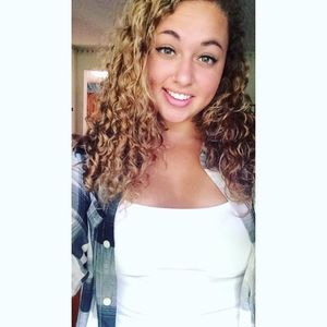 Meet your Posher, Nicole