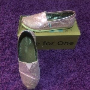 Girls Toms shoes