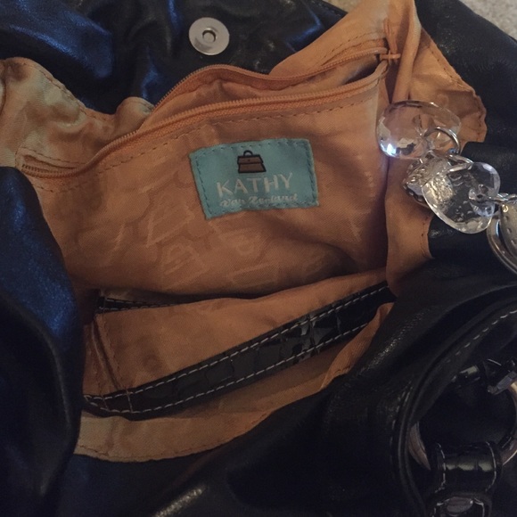 Kathy Van Zeeland black bag - Picture 2 of 3