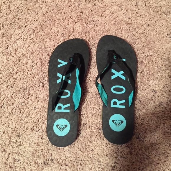Roxy flip flops size 6