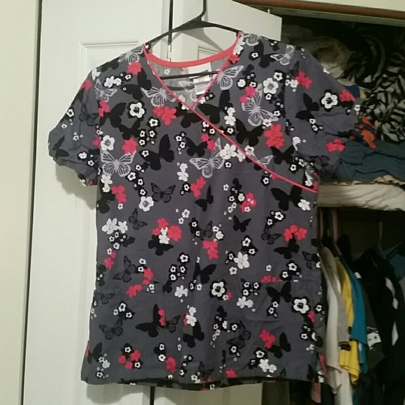 Scrub top! - Picture 1 of 1