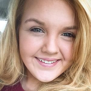 Meet your Posher, Becca