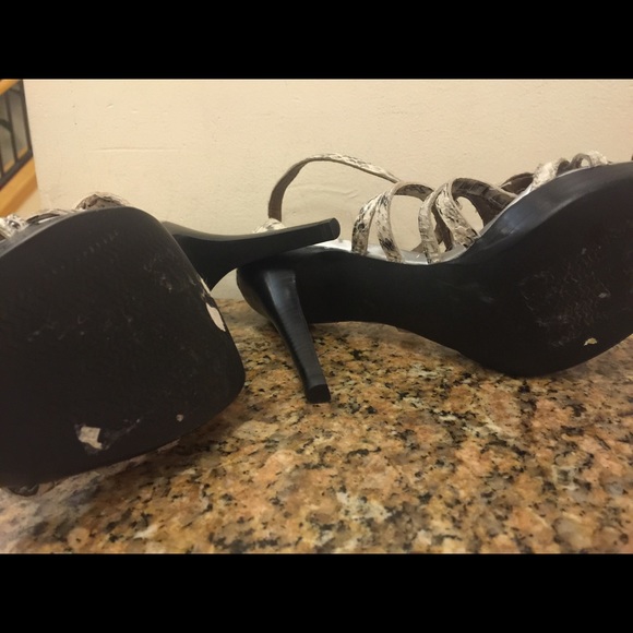 ⚫️⚫️Almost new Preview International shoes⚫️⚫️ - Picture 4 of 4