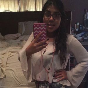 Meet your Posher, Kathia