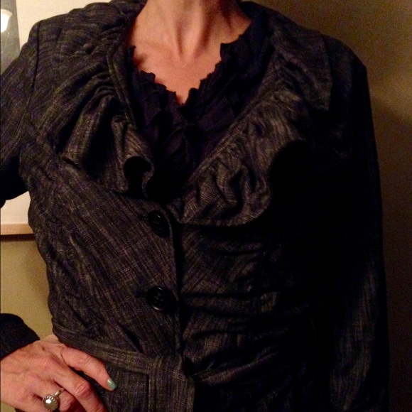 Beautiful, comfortable button up jacket.