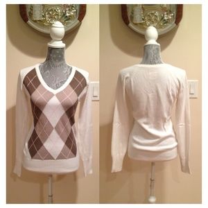 Argyle v-neck sweater