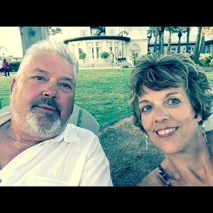 Meet your Posher, Dee