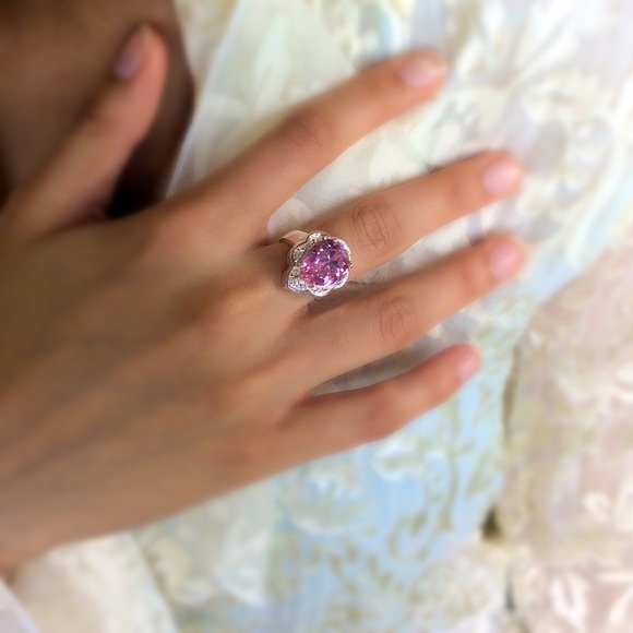 Pink Topaz Gem Ring Size 7-7.5 NWOT