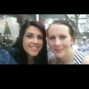 Meet your Posher, Leslie