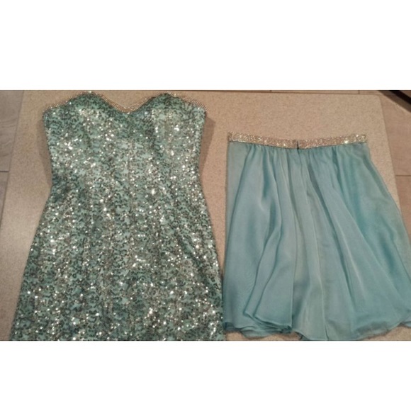 La Femme homecoming prom formal cocktail dress - Picture 2 of 4