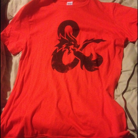 D&D tee - unisex large ❤️