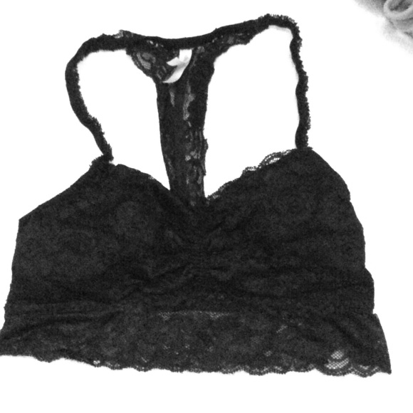 Padded lace t-back bralette
