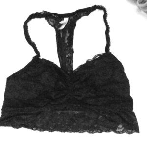 Padded lace t-back bralette