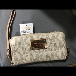 Authentic Michael Kors Wallet/Wristlet