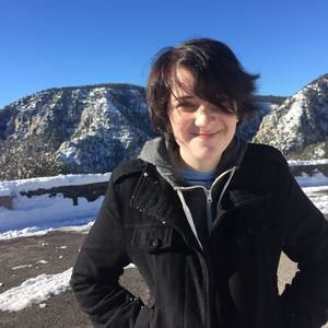 Meet your Posher, Chloe