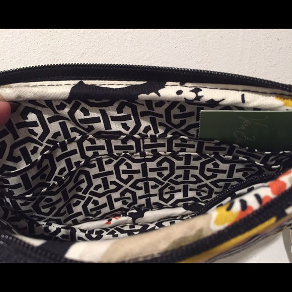 Sold offsite: Vera Bradley Wristlet (NWT) - Picture 3 of 4