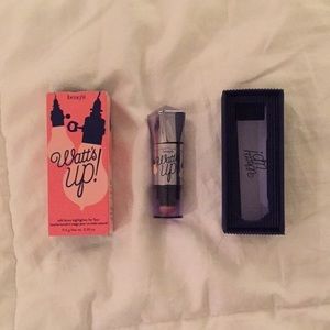 BENEFIT Watt's Up! Highlighter
